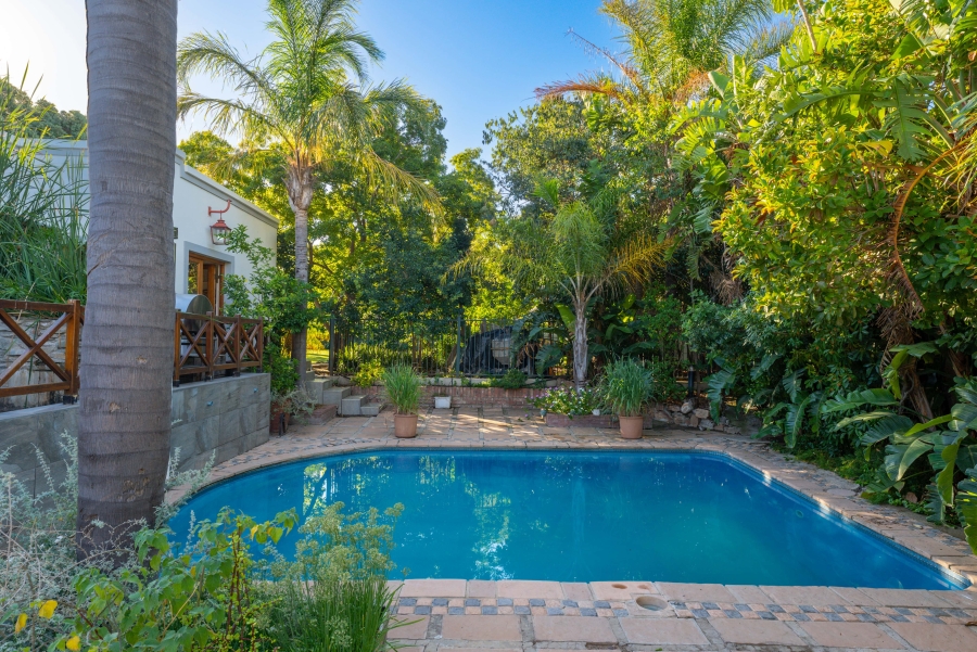 5 Bedroom Property for Sale in Langerug Western Cape